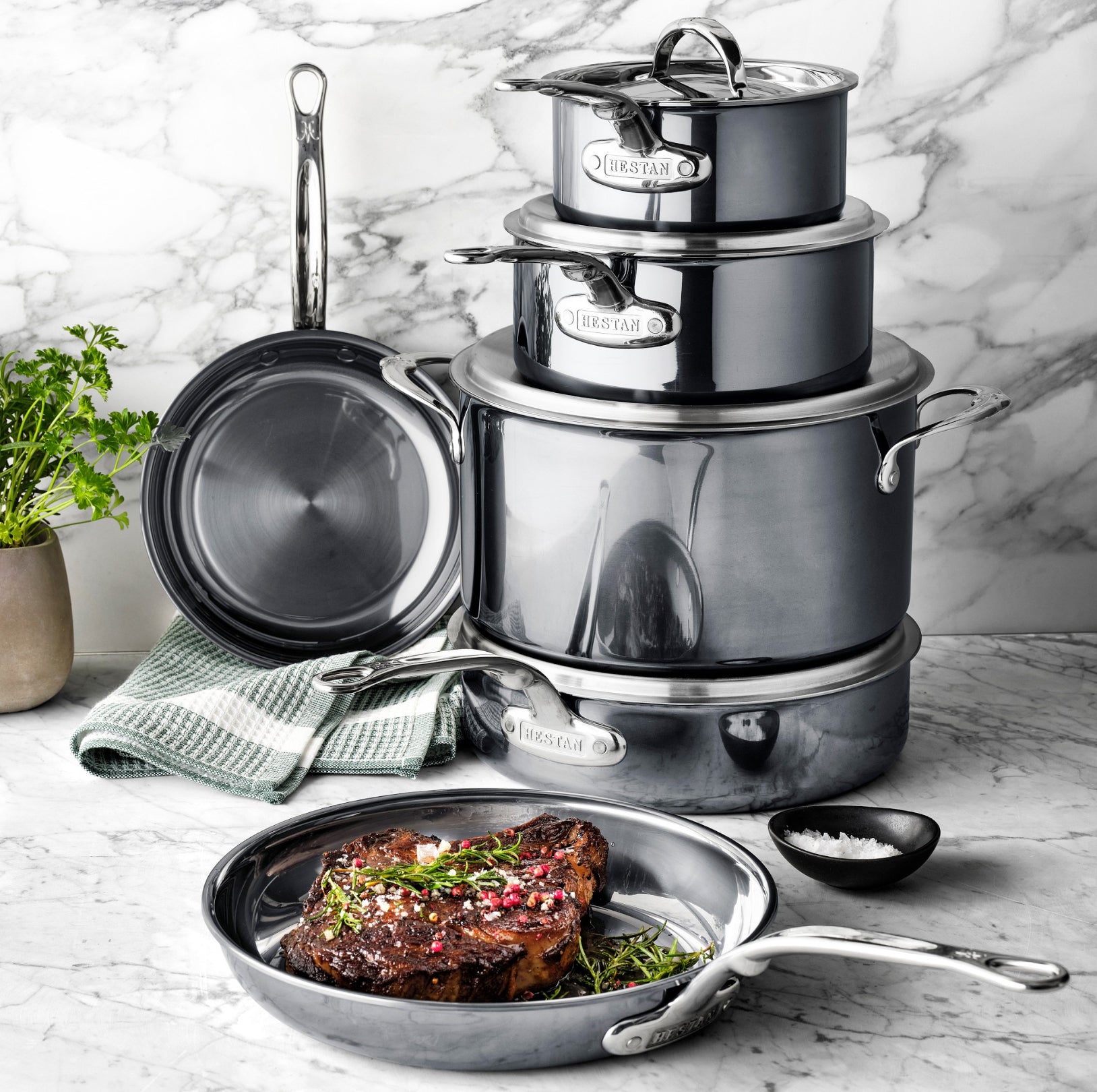 Ironcrest Clad. 18 set