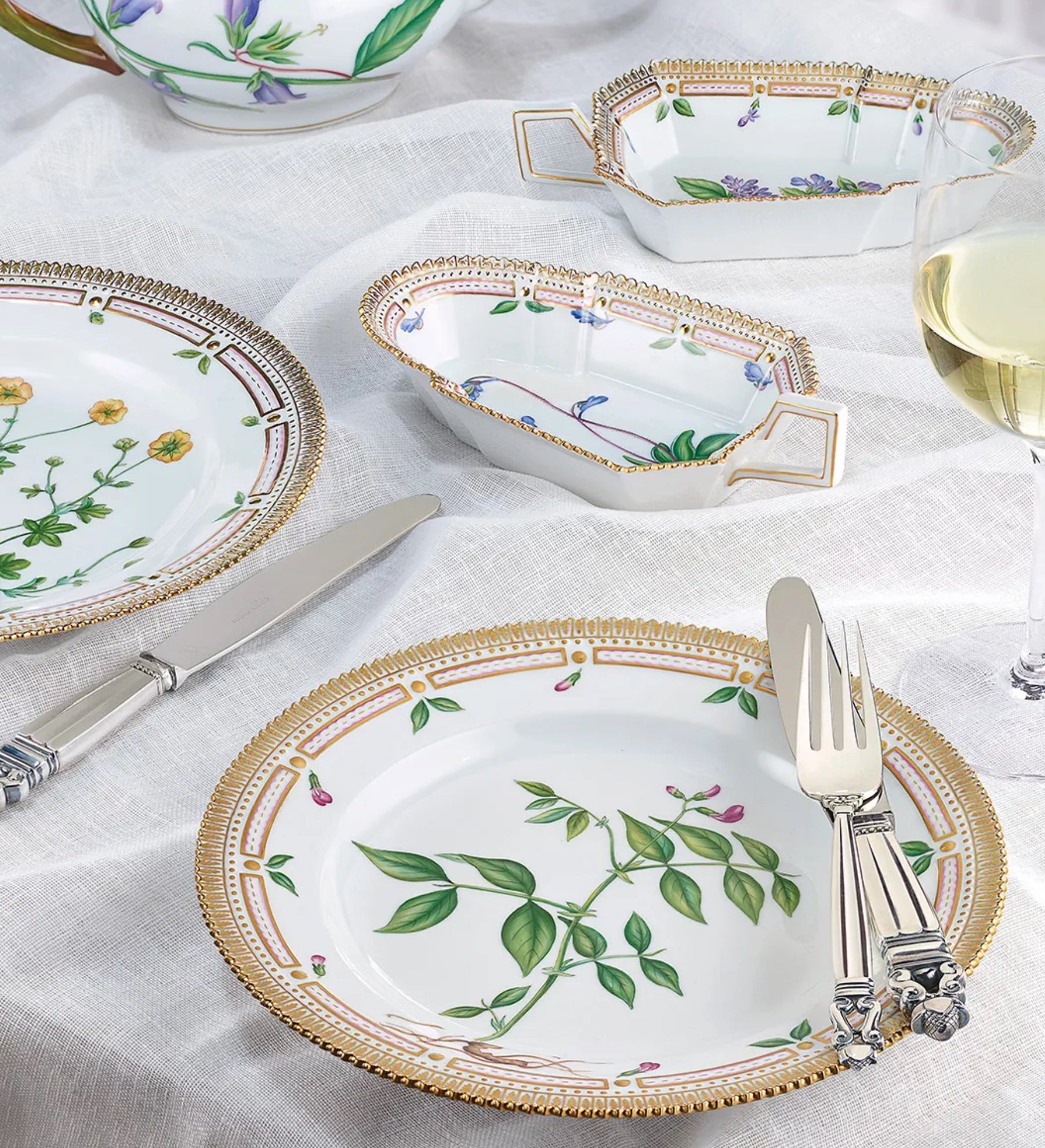 Iron crest Flora Dinnerware